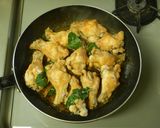 鶏の炒め煮ワンパン・醤油とバジルの組合せ作り方3写真