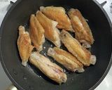 鶏手羽中のバターソテーをトマトソースで作り方3写真