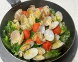 トマトとセロリでさっぱり♪アサリの酒蒸し作り方5写真