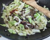 牡蠣とキャベツと塩昆布のペペロンチーノ作り方1写真