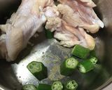 手羽元とオクラと豆腐の黒酢煮作り方1写真