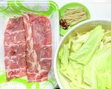 豚肩ロース肉とキャベツのショウガ炒め作り方1写真