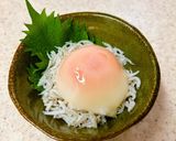 簡単おつまみ♪釜揚げしらすの温玉のせ作り方2写真