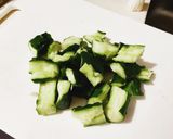 簡単!夏野菜と鶏もも肉のごま油炒め煮!作り方1写真