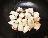 簡単！夏野菜と鶏もも肉のごま油炒め煮！作り方4写真