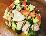 簡単!夏野菜と鶏もも肉のごま油炒め煮!作り方7写真