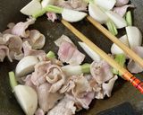 豚バラと蕪の塩だし炒め作り方2写真