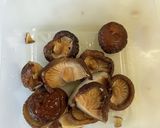 手羽元と椎茸と太葱の煮物の紅生姜添え作り方1写真