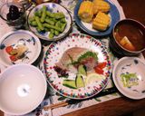 地元産のイサキのお造りにカットミニトマト作り方4写真