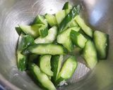 食材2つ♪豚こまときゅうりの生姜炒め作り方1写真