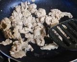 食材2つ♪豚こまときゅうりの生姜炒め作り方3写真