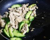 食材2つ♪豚こまときゅうりの生姜炒め作り方4写真
