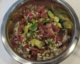 簡単混ぜるだけ！アボカドマグロ丼の具作り方3写真