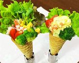 シュガーコーンで花束サラダ作り方2写真