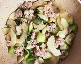 豚肉と青梗菜と青瓜のオイスターソース炒め作り方3写真
