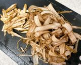 レンジで簡単♪ヒラヒラごぼうのナムル作り方1写真