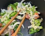 ソーセージとピーマンのマヨケチャップ炒め作り方3写真