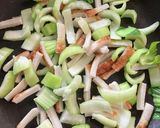簡単副菜！余り野菜とちくわの白だし炒め作り方2写真