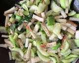簡単副菜！余り野菜とちくわの白だし炒め作り方5写真