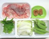 豚こま肉とスナップエンドウの梅炒め作り方1写真