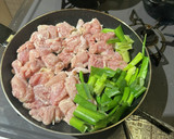 簡単鶏と長ネギ、椎茸のカラフルめんつゆ煮作り方4写真