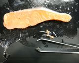 簡単！銀鮭で鮭明太作り方1写真