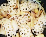 鶏の唐揚げとれんこん炒め作り方2写真