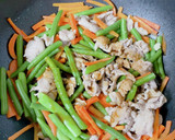 三度豆とにんじんと豚肉の炒め物作り方10写真