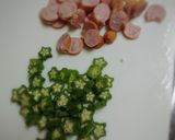 オクラとソーセージのカレー粉トースト作り方1写真