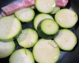 夏野菜！ベーコンとズッキーニの簡単炒め作り方1写真