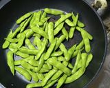 速くて美味い！枝豆の塩蒸し焼き作り方2写真