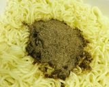 カップ麺●マヨ玉ソース焼きそば作り方1写真