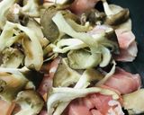鶏もも肉とヒラタケの玉子とじ作り方1写真