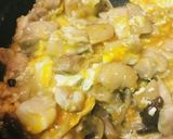 鶏もも肉とヒラタケの玉子とじ作り方3写真
