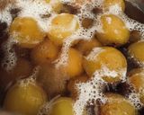 ふっくらまんまる　蜂蜜で煮る梅煮作り方5写真