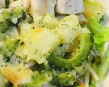 鶏肉とゴーヤーのジャガバタ炒め作り方4写真