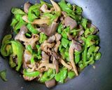 ひらたけとピーマンの炒め物作り方8写真