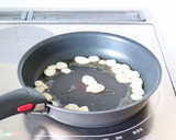 おつまみに【砂肝のにんにくネギ塩炒め】作り方3写真