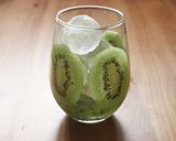緑茶とキウイのアイスフルーツティー作り方3写真
