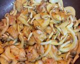 #鶏肉としめじのピリ辛炒め作り方3写真