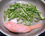 簡単！銀鮭と野菜の白だし炒め作り方3写真