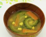 ゴーヤ入り ビタミンカラー味噌汁作り方3写真