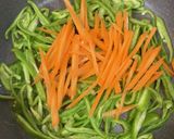 ピーマンとにんじんの鰹節炒め作り方1写真