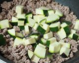 豚挽き肉と角切り夏野菜のエスニック炒め丼作り方5写真