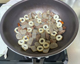 ちくわとコンニャクと牛肉の甘辛炒め。作り方3写真