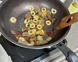 ちくわとコンニャクと牛肉の甘辛炒め。作り方5写真