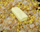 バターと焦がし醤油のコーン炒飯作り方4写真