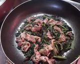 簡単★冷凍ほうれん草と牛バラ肉の炒め物作り方3写真