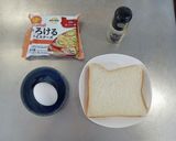 お手軽こんがり、チーズエッグトースト作り方1写真