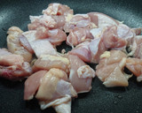 鶏肉とサツマイモの煮物作り方1写真